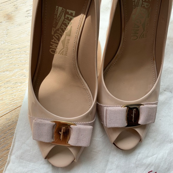 Salvatore Ferragamo heels - Picture 3 of 7